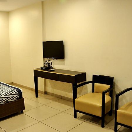 Hotel Tourist, Kolhapur Esterno foto
